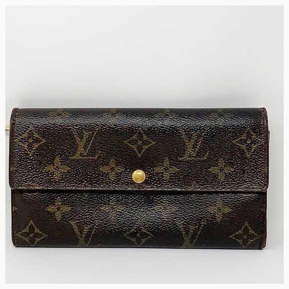 Louis Vuitton Handbags - Authentic Louis Vuitton Sarah Monogram Wallet
